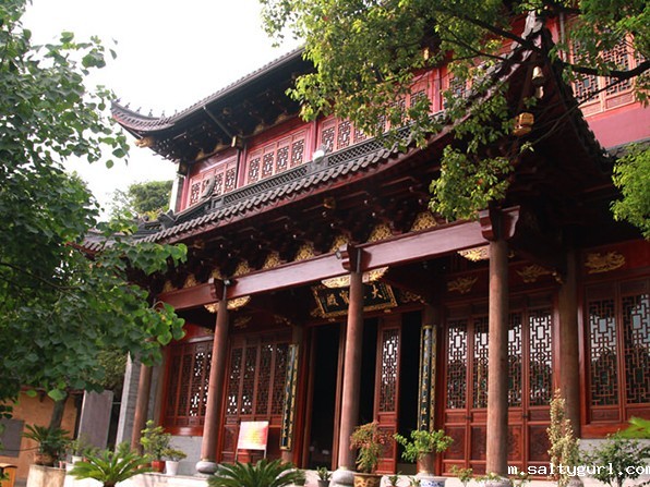 浅谈古建筑檐角屋脊兽的象征意义