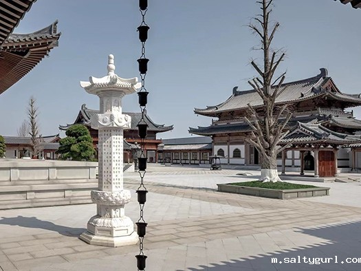 中国藏传佛教格鲁派六大寺院之一
